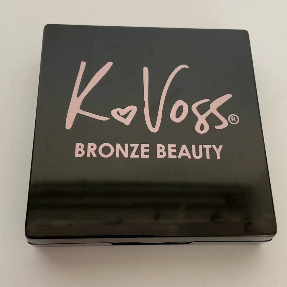 K Voss Bronze Beauty Powder Bronzer in Harlem. NWT
